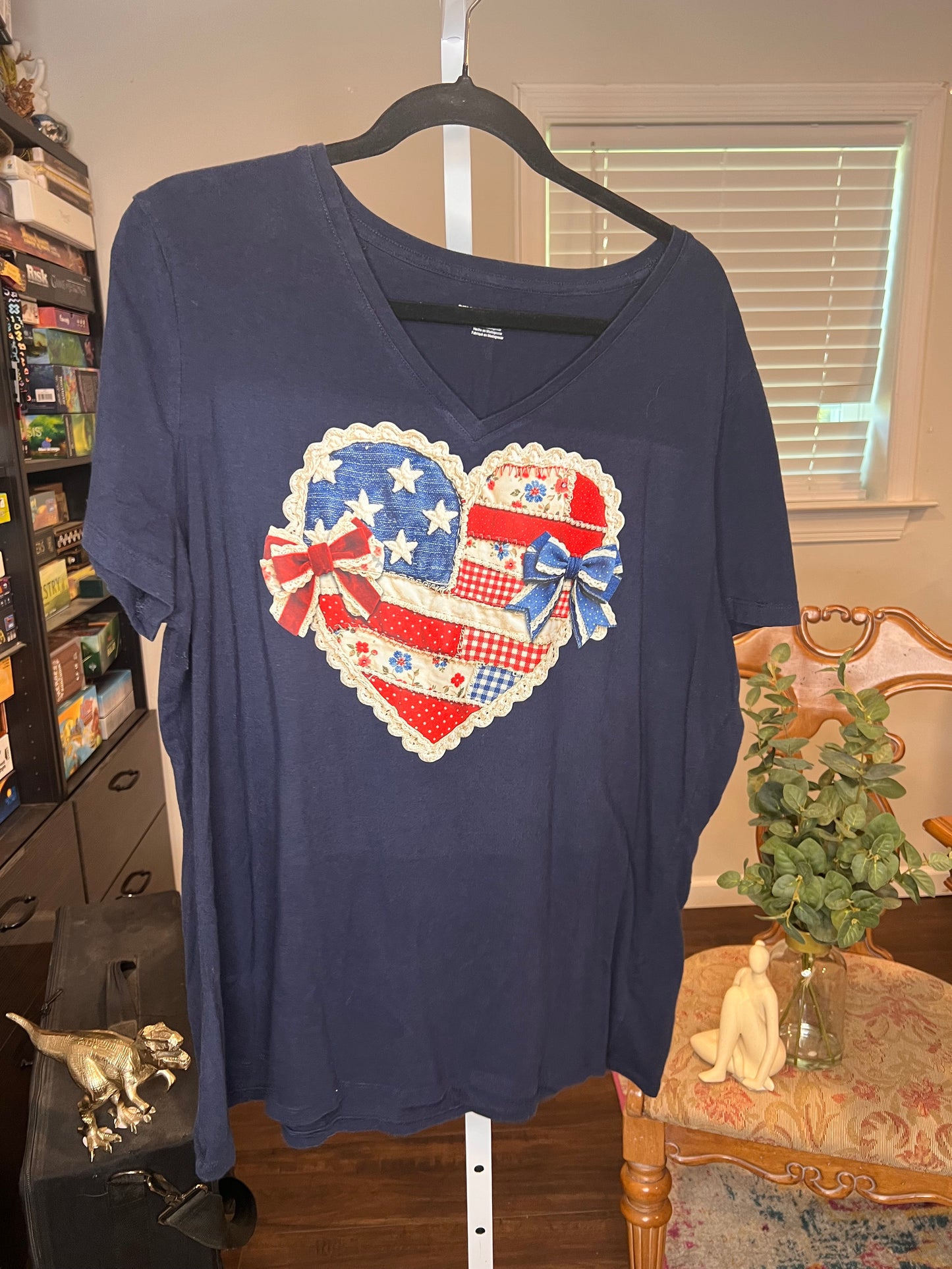 XXL Amazon Essentials Heart Lace Upcycled T-shirt