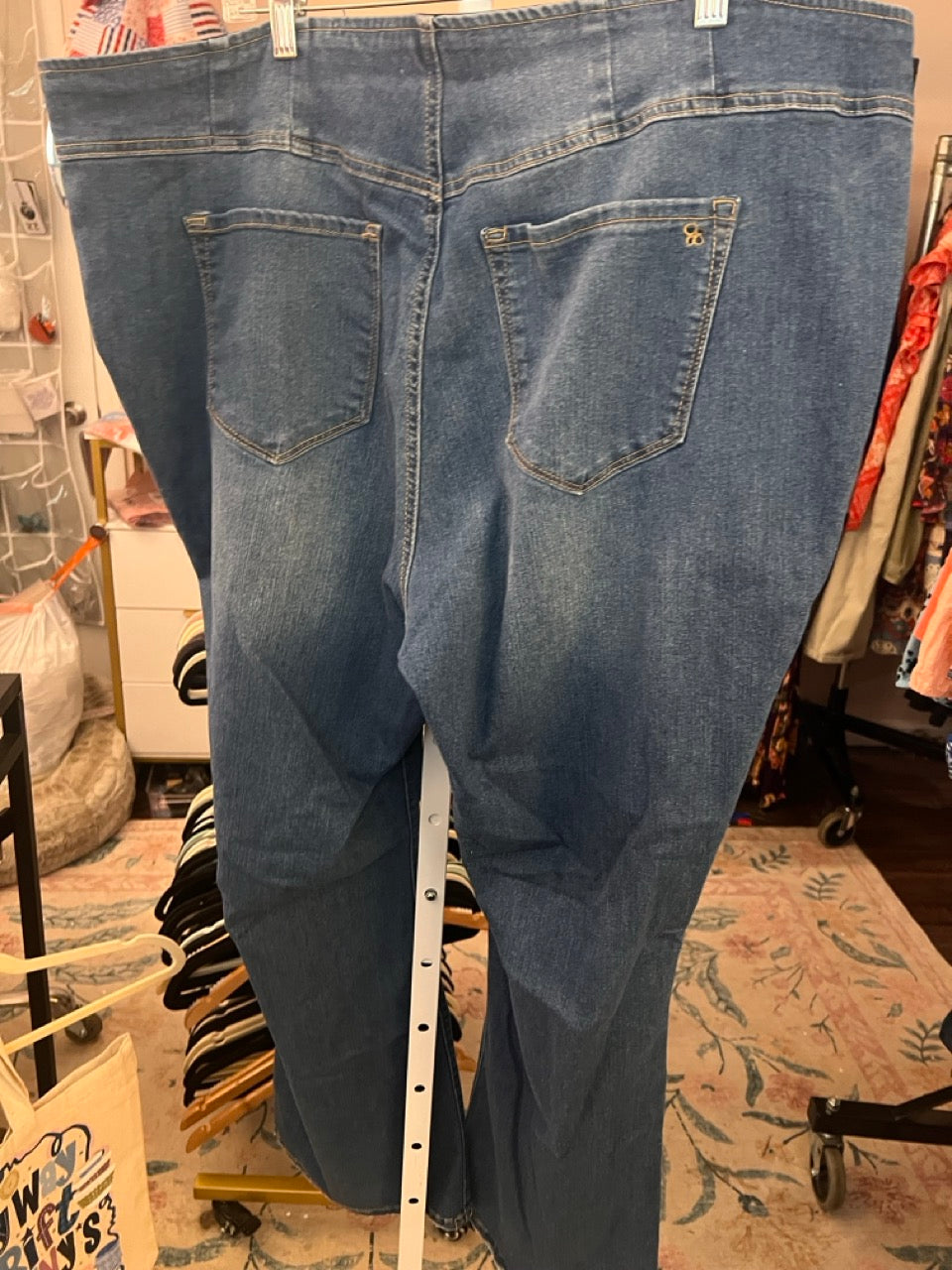 40. 22 Jessica Simpson Boot Cut Jegging Medium Wash