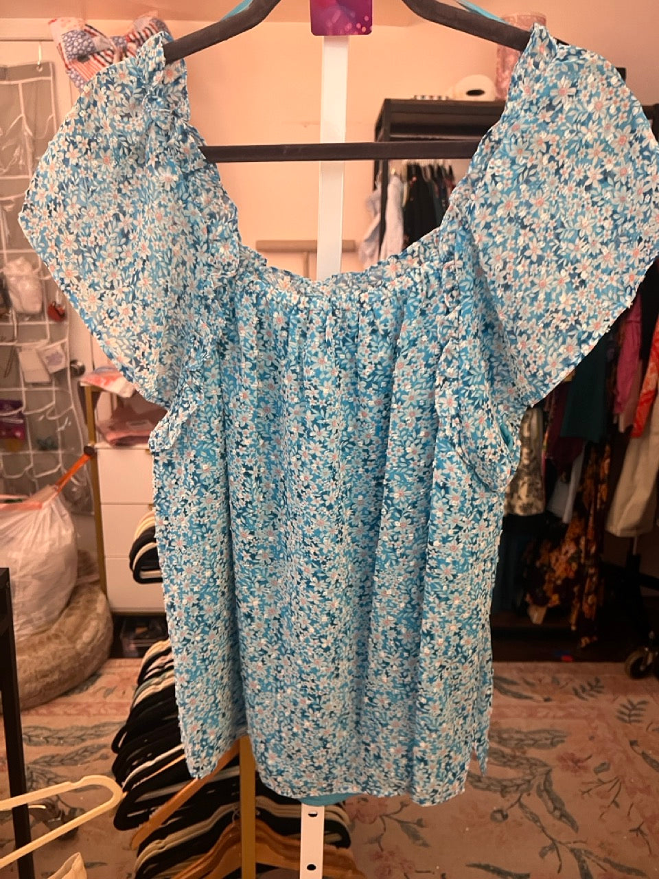 xl CeCe Blue Daisy Flutter Sleeve Top