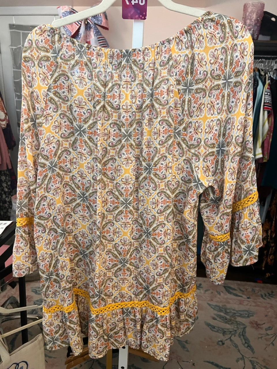 49. 1x Zac & Rachel Multi Color Yellow Lace Trim Top