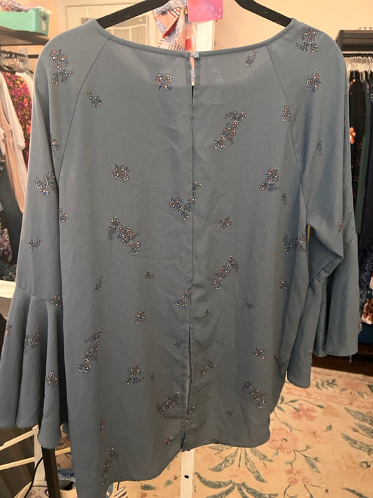 19. XL Lauren Conrad Cornflower Blue Dramatic Sleeve Top