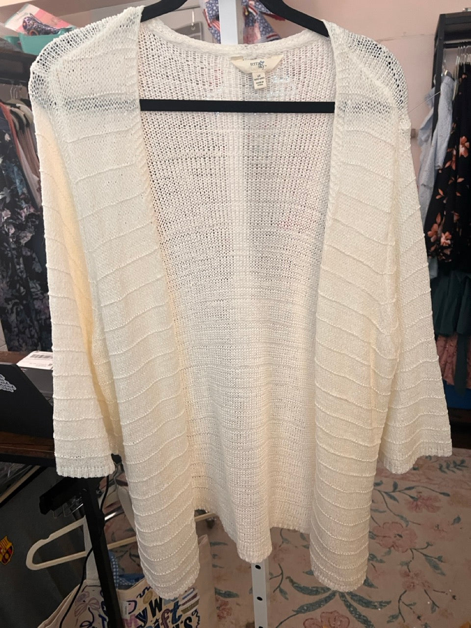 23. 1x Tera & Sky Ivory Oversized Cardigan
