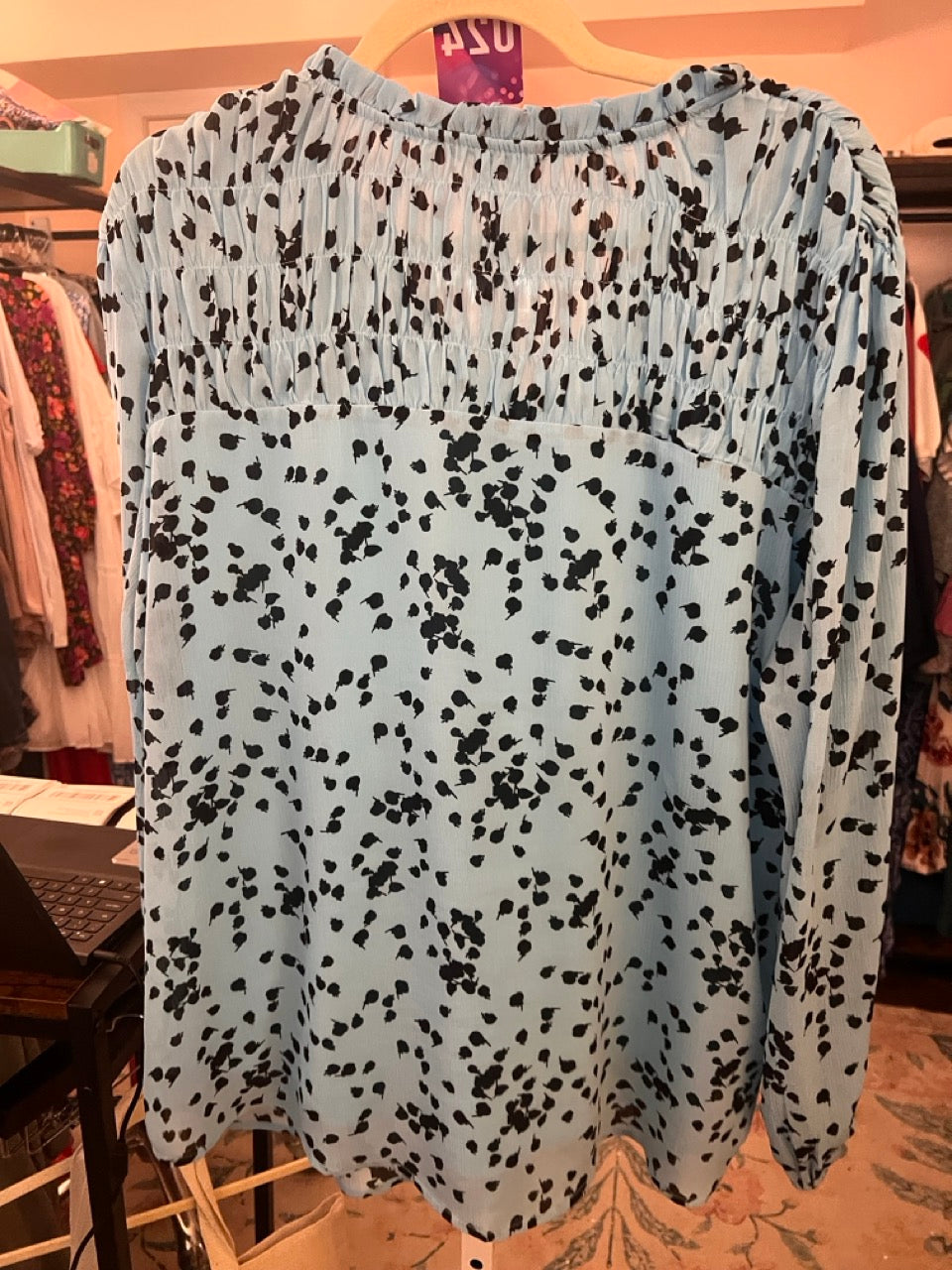 24. XL Dokotoo Blue Dot Top
