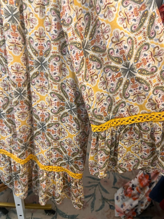 49. 1x Zac & Rachel Multi Color Yellow Lace Trim Top